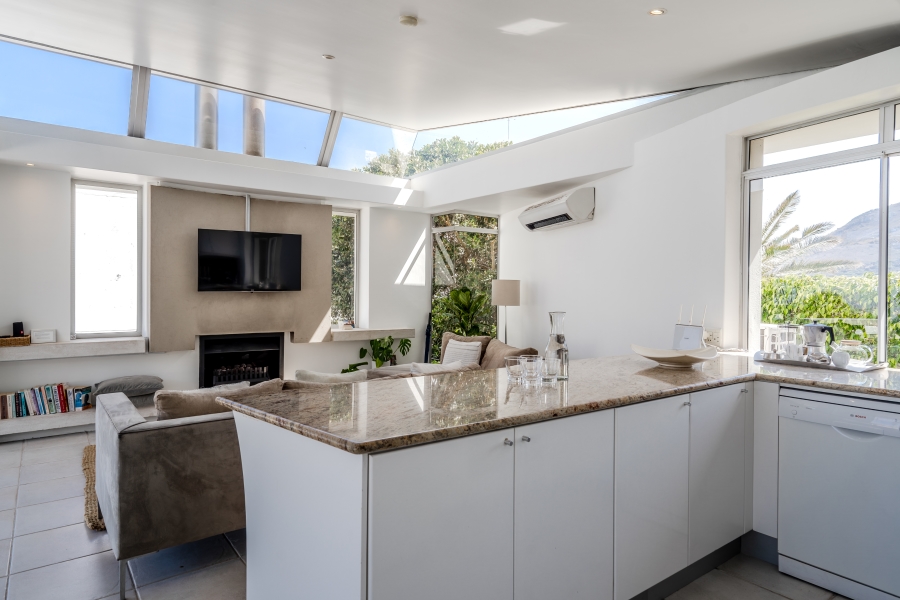 8 Bedroom Property for Sale in Camps Bay Western Cape